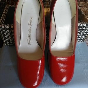 1950s Vintage Sears The Shoes Place Red Wedge Shoe